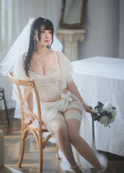 w两个世界在线观看免费_720HD在线观看