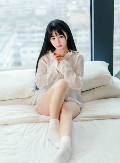 少妇被脱得精光调教_720免费观看