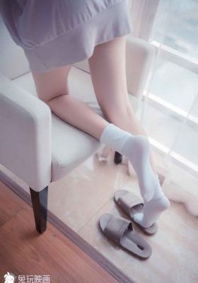 女厕老式沟槽式厕所_高清免费在线观看